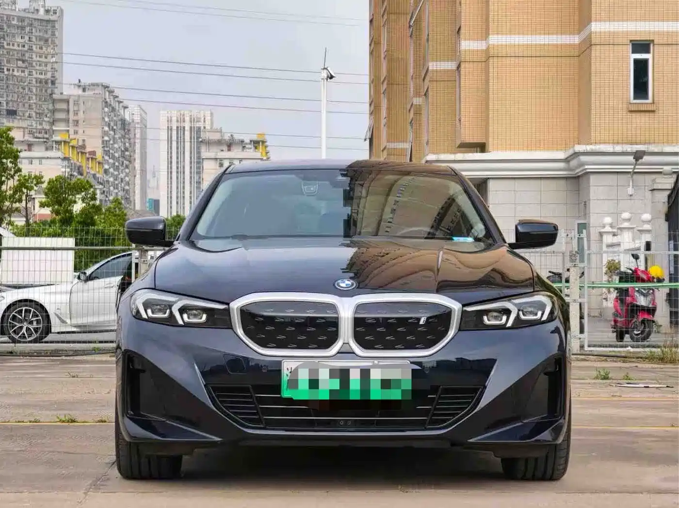 BMW i3 2022 eDrive 35 L фото 2