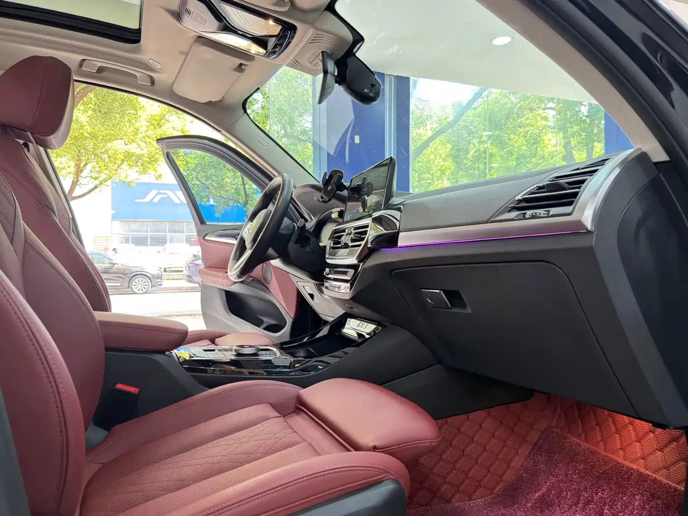 BMW iX3 2023 Leading Type фото 12