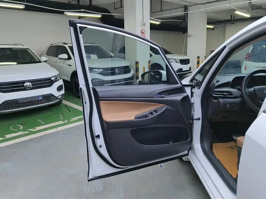 Buick GL6 2021 323T Mild Hybrid Connected Luxury фото 7