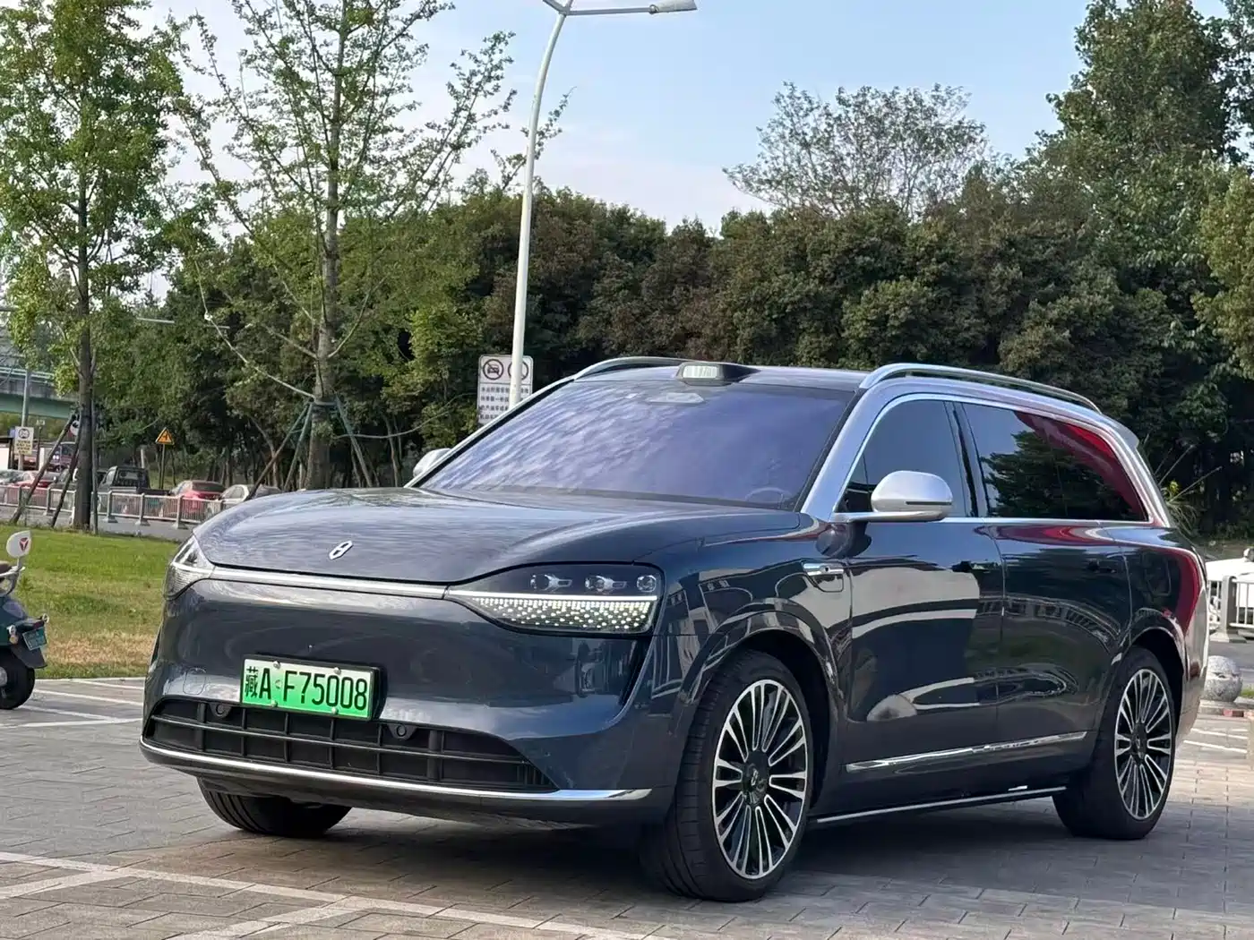 AITO Wenjie AITO M9 2024 Extended Range Ultra 42kWh 6-Seater фото 2
