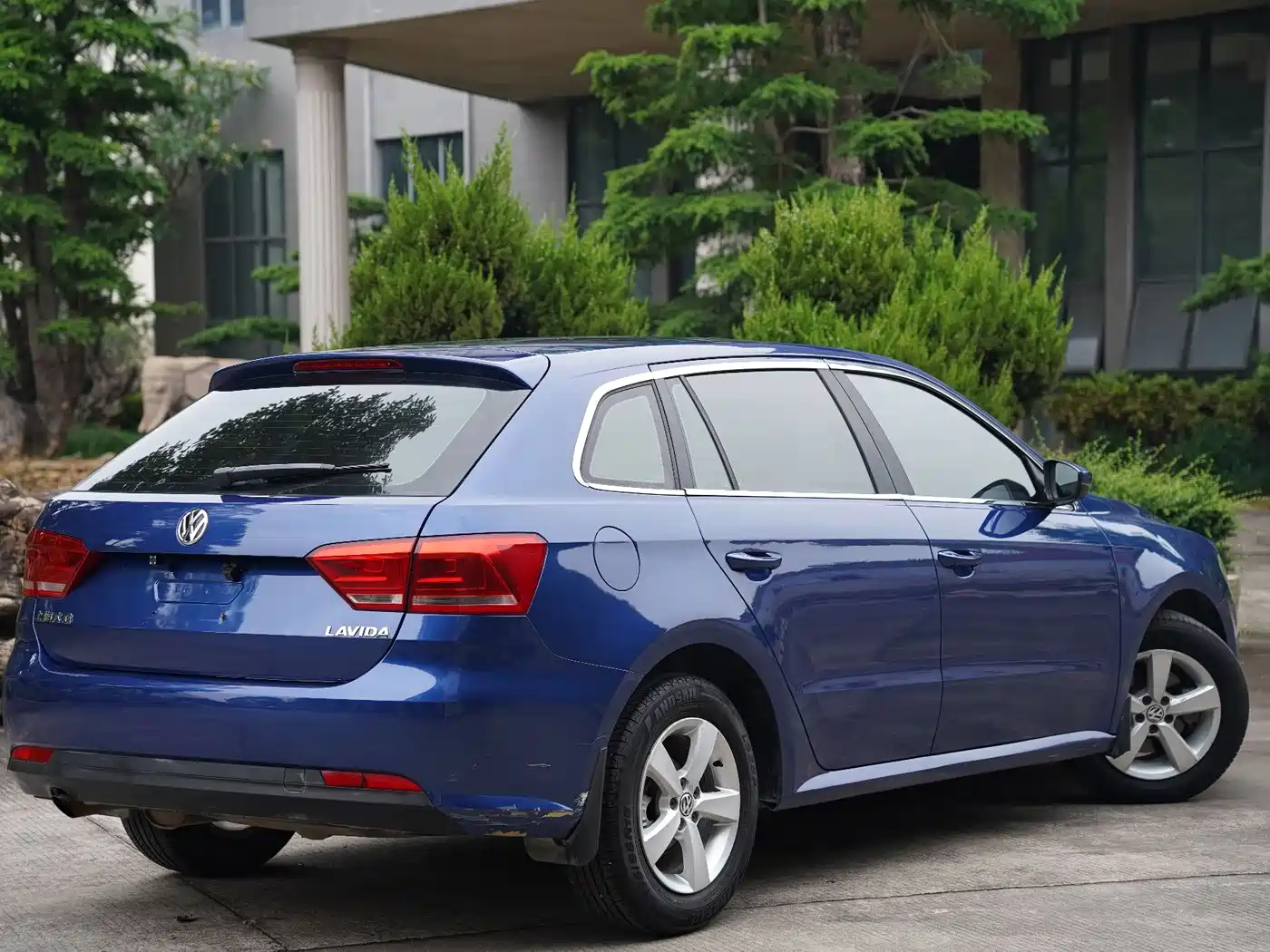 Volkswagen Lavida Tour 2013 1.6L Automatic Trend Style фото 9