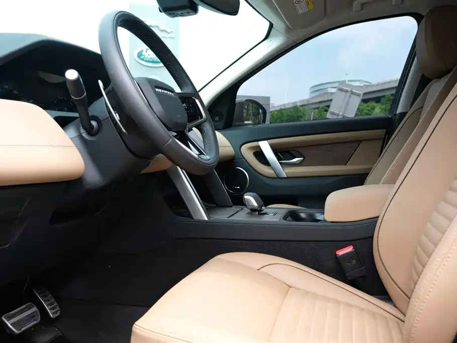 Land Rover Discovery Sport 2025 249PS Performance Tech Edition фото 9