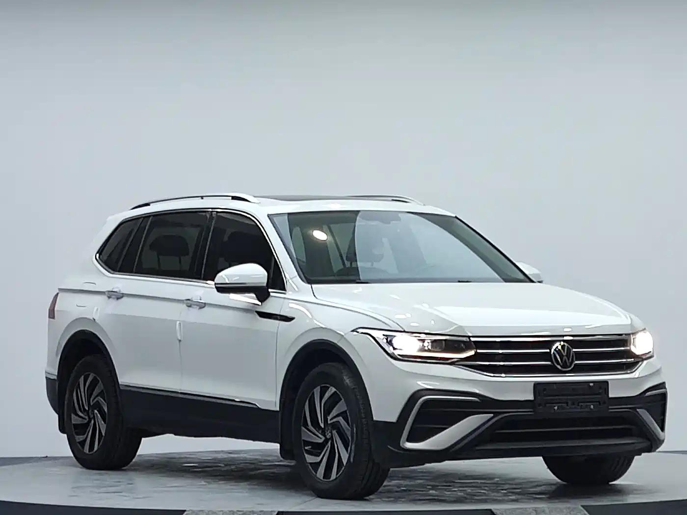 Volkswagen Tiguan L 2023 280TSI 2WD Trend Limited Edition фото 3