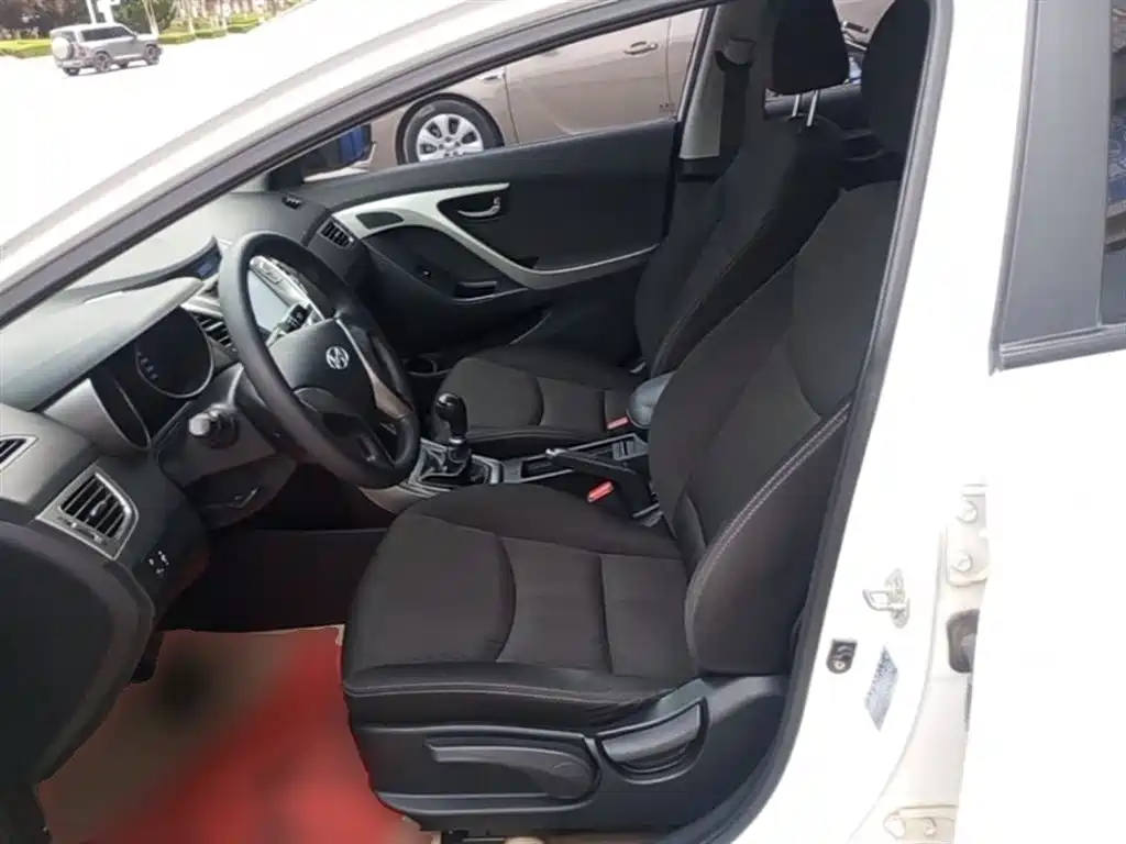 Hyundai Langdong 2012 1.6L Manual Fashion фото 15