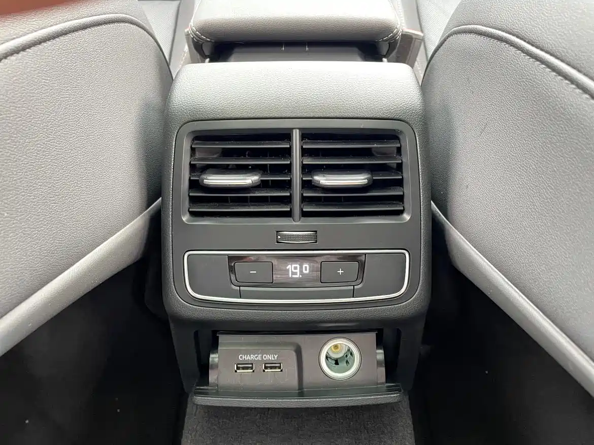 Audi A4L 2020 40 TFSI Luxury Dynamic фото 19