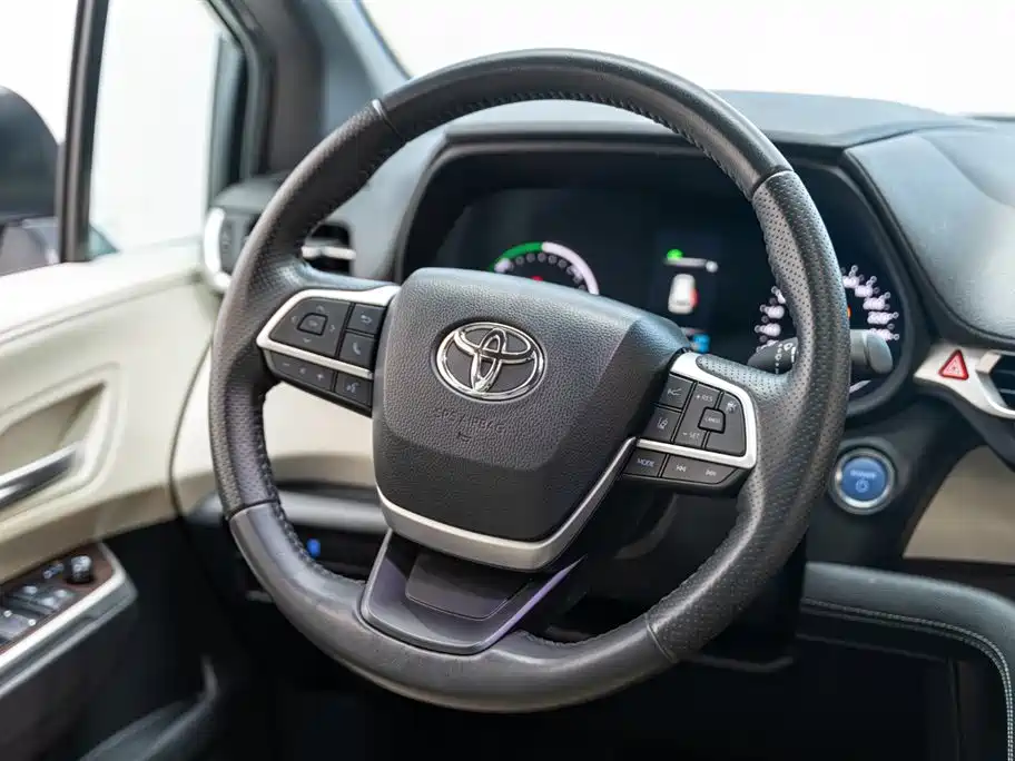 Toyota Sienna 2021 2.5L Hybrid Luxury Edition фото 12