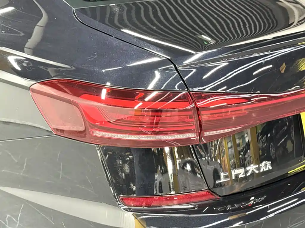 Фото 10 - Volkswagen Passat