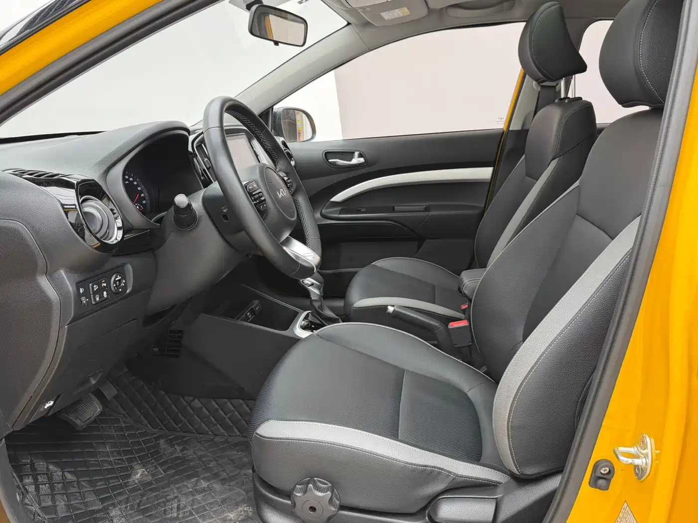 Kia KX1 2021 1.4L CVT Fun Sunroof Version фото 7
