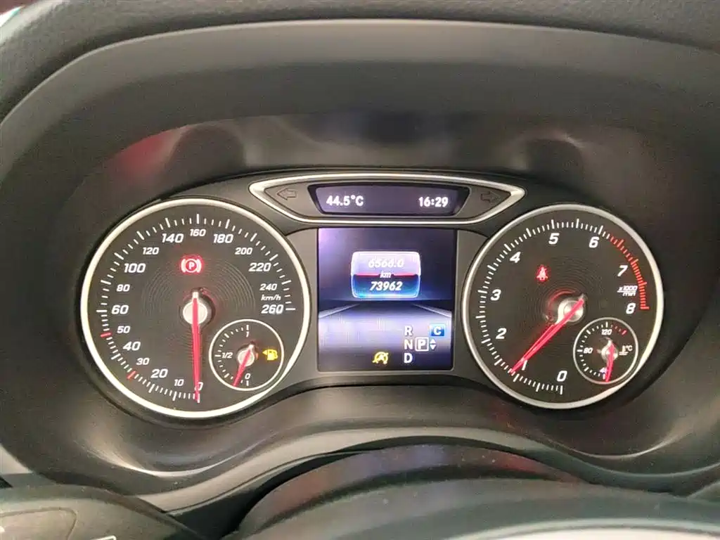 Mercedes-Benz B-Class 2018 B 200 Sport фото 12
