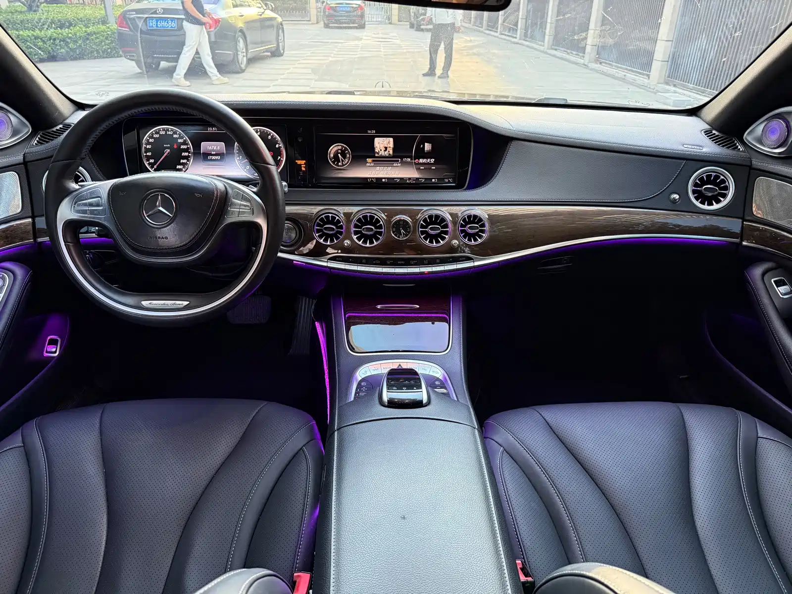 Фото 5 - Mercedes-Benz S-Class