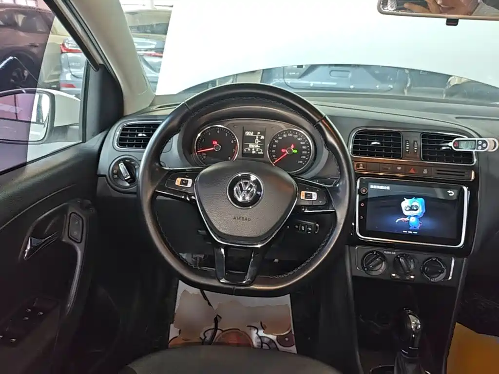 Фото 11 - Volkswagen Polo