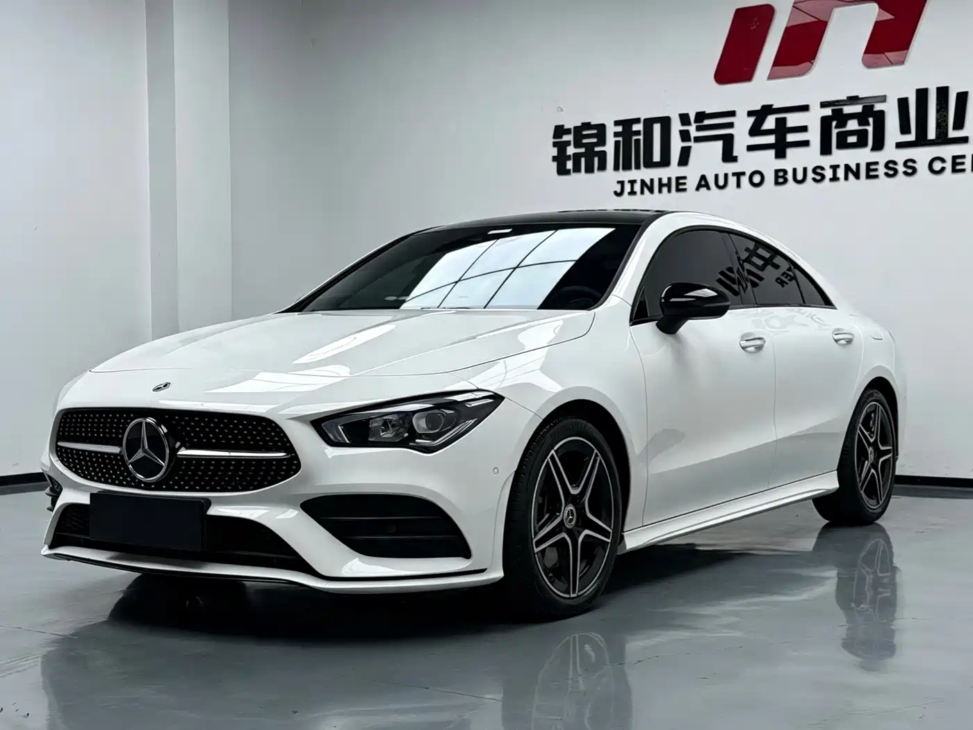 صورة 1 - Mercedes-Benz CLA (Import)