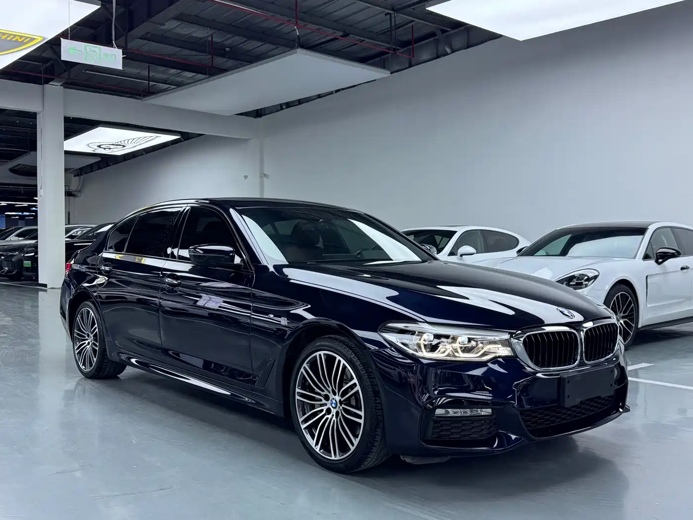 BMW 5 Series 2018 Facelift 530Li Leading M Sport Package фото 3