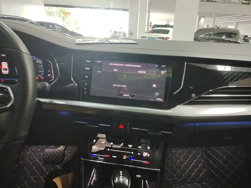 Volkswagen Passat 2022 330TSI Luxury Edition фото 13