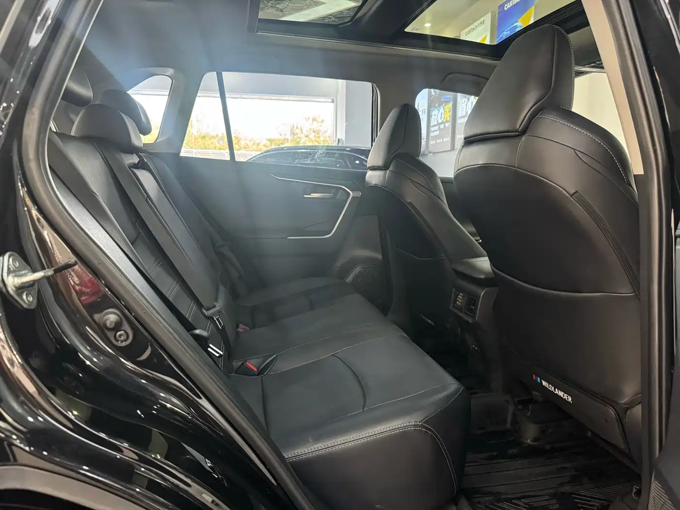 Toyota Wildlander 2022 2.0L CVT FWD Luxury PLUS Edition фото 9