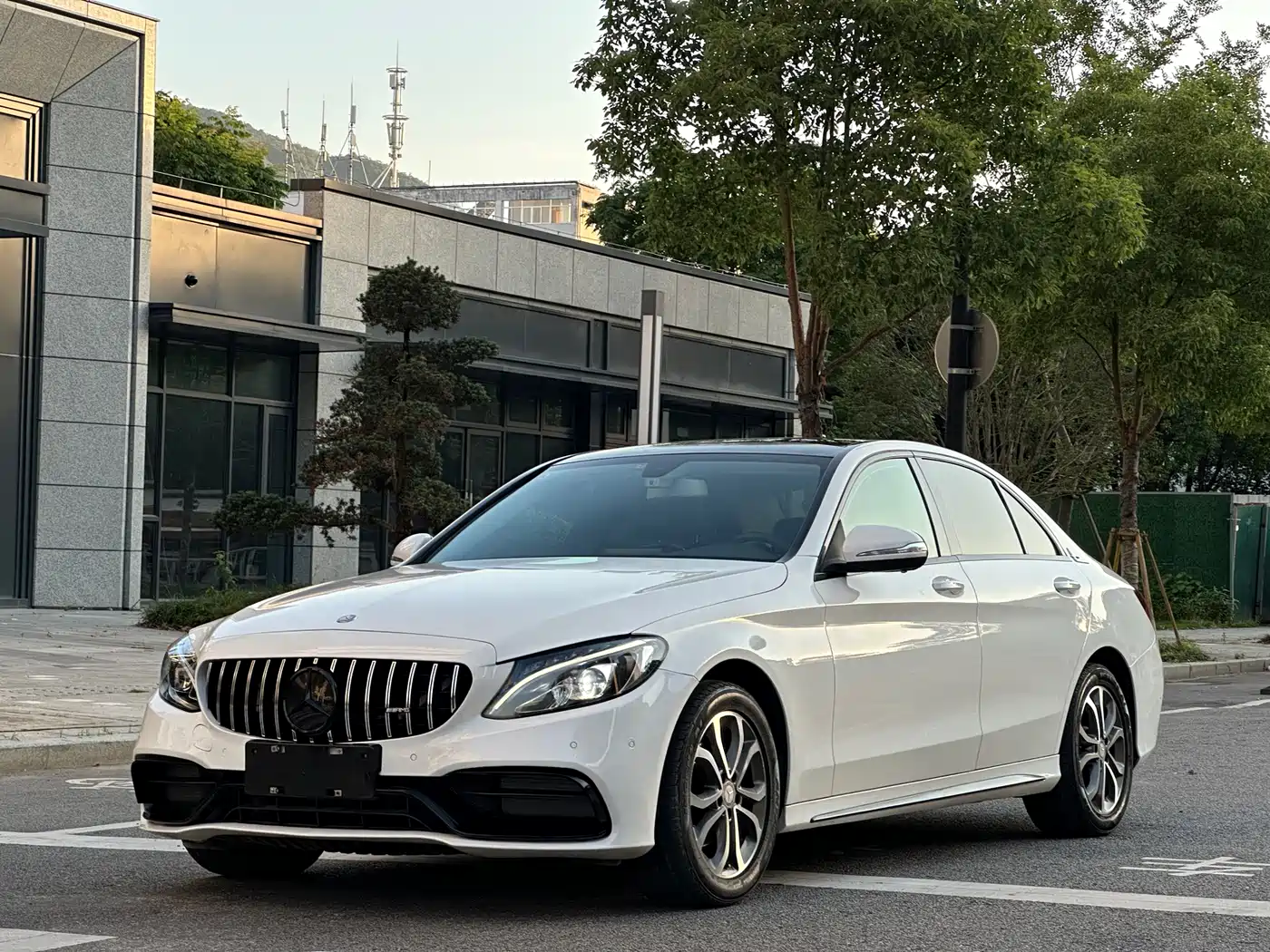 Mercedes-Benz C-Class 2015 Facelift C 200 L Sport