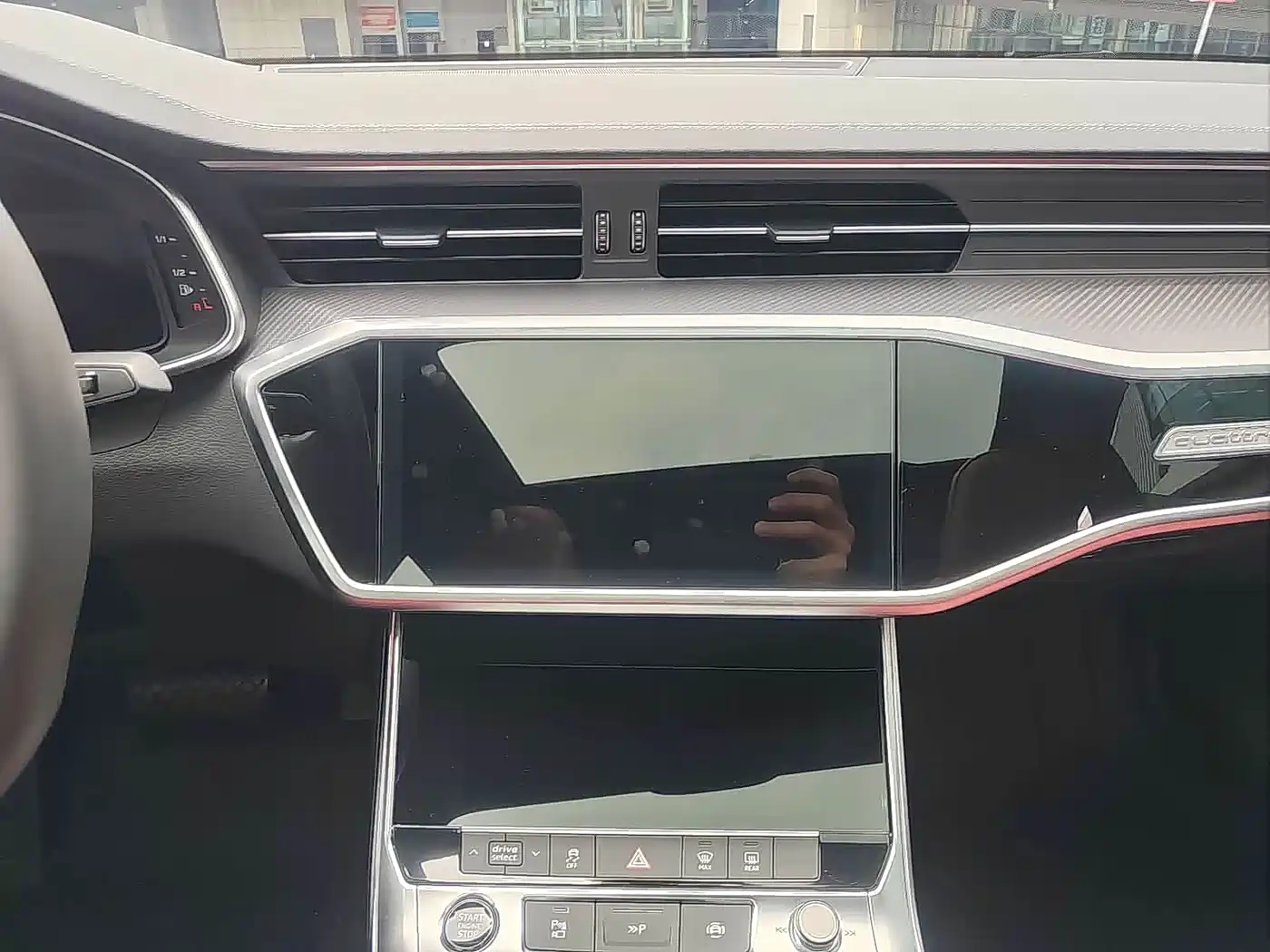 Audi A7L 2025 Model Year 45 TFSI quattro Black Knight Edition фото 8
