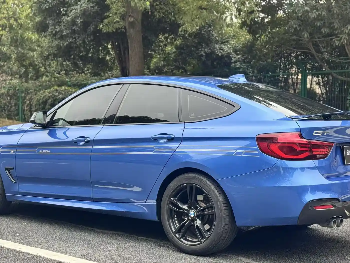 BMW 3 Series GT 2019 320i M Sport Black Night Edition фото 9