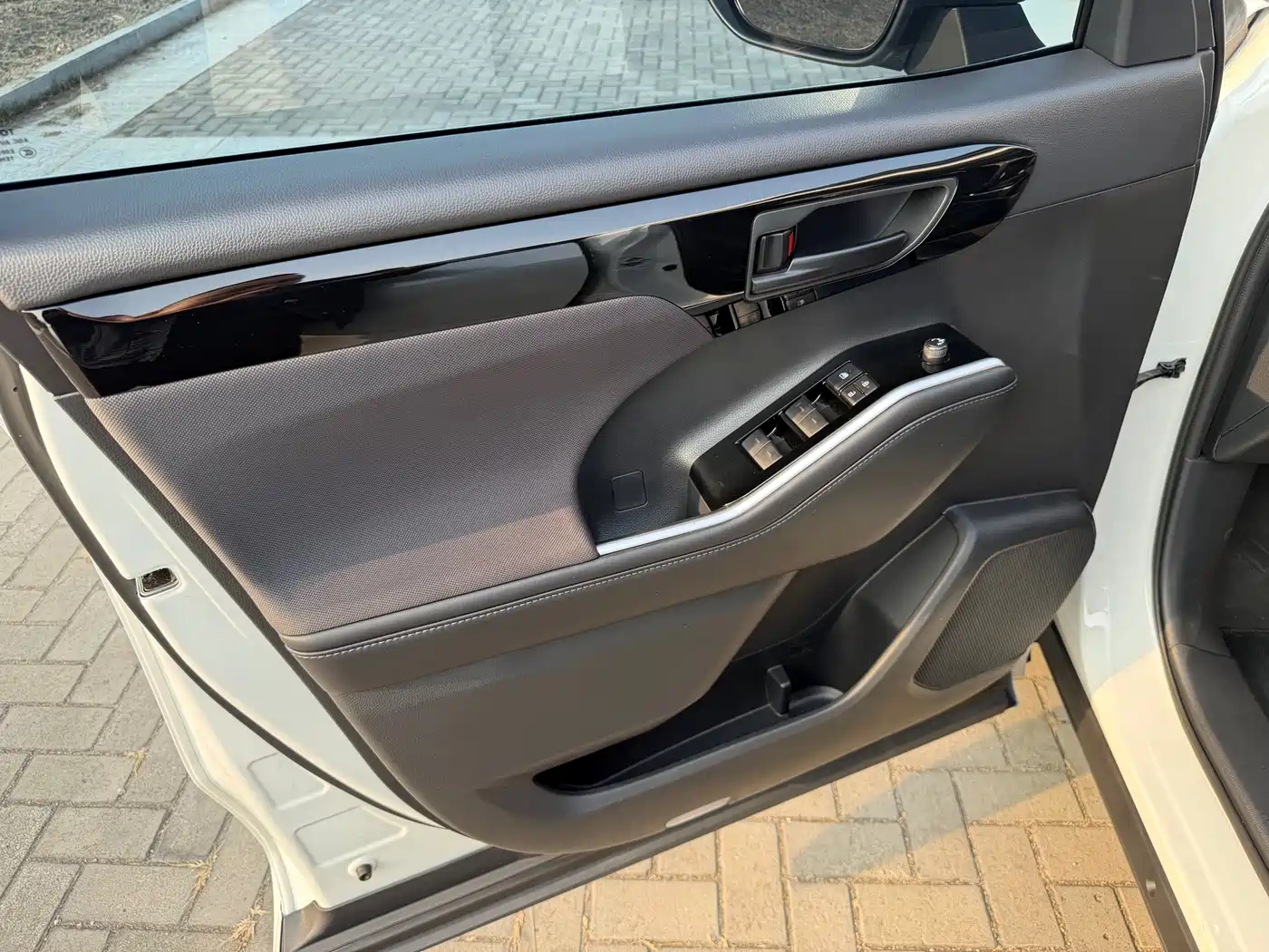 Toyota Highlander 2024 2.5L Smart Hybrid 2WD Elite 5-seater фото 11