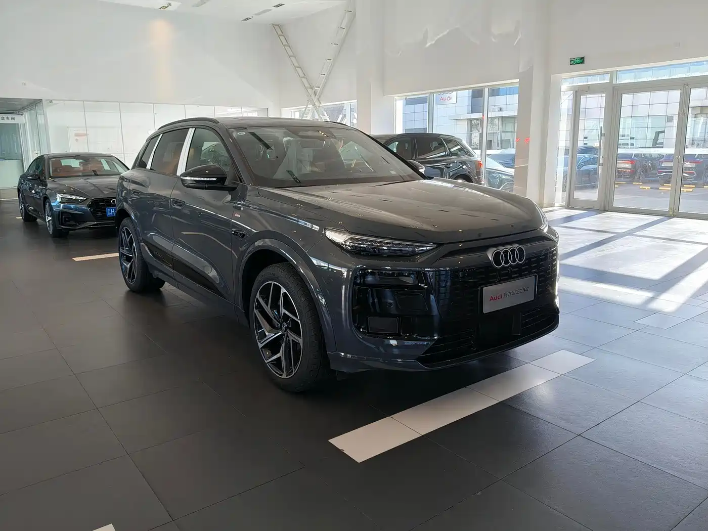 Audi Q6L e-tron 2025 Model Pioneer Edition фото 4