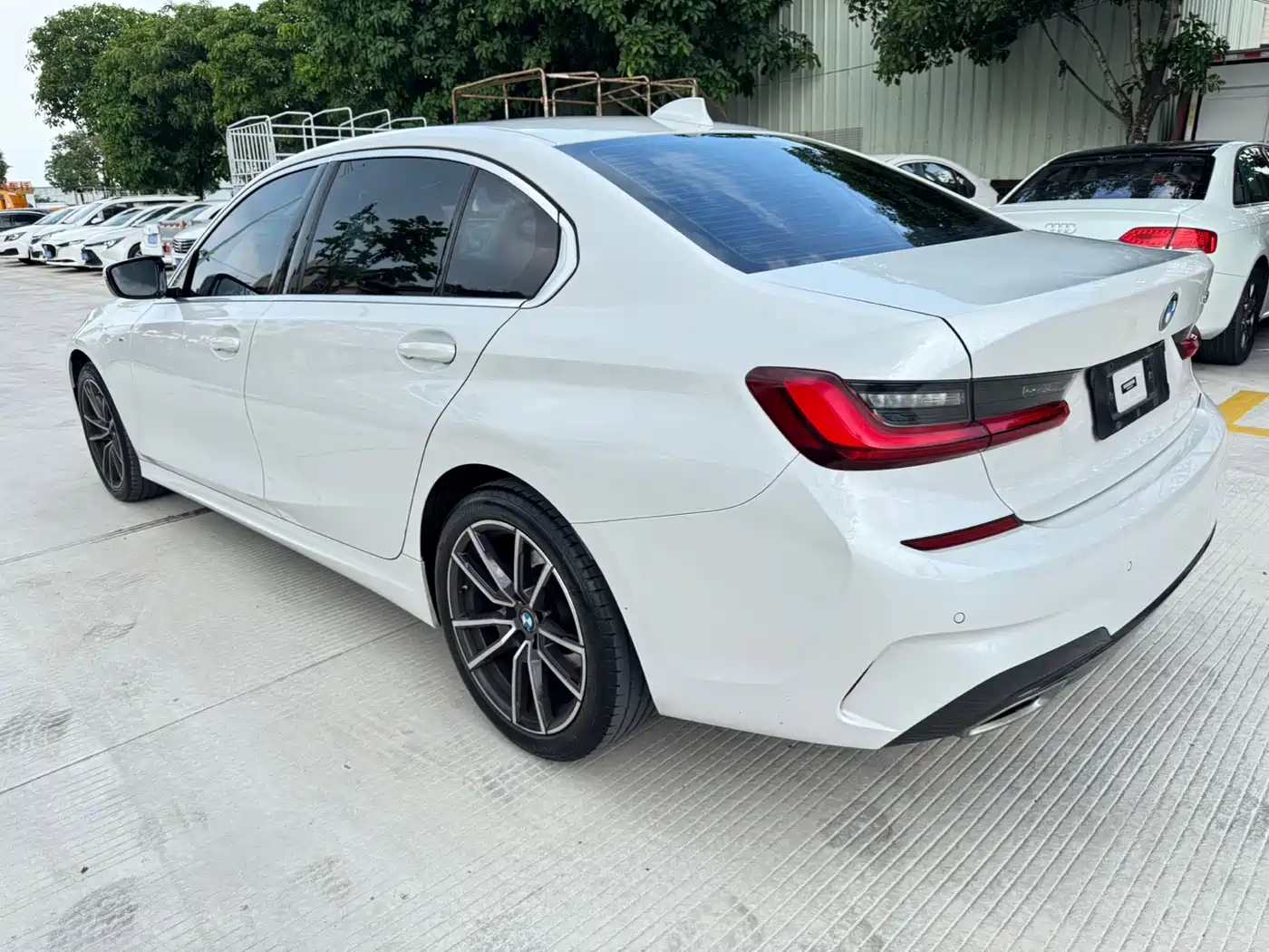 BMW 3-SERIES