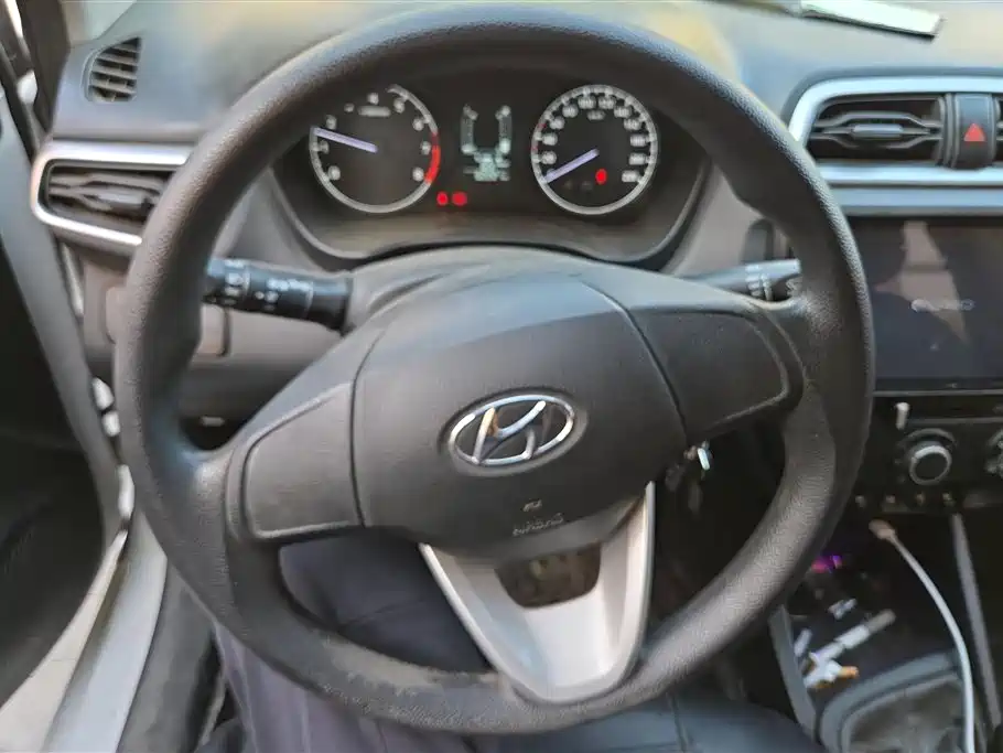 Hyundai Verna 2017 1.4L Manual Color Edition (China V) фото 15