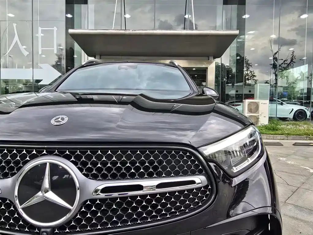 MERCEDES-BENZ GLC