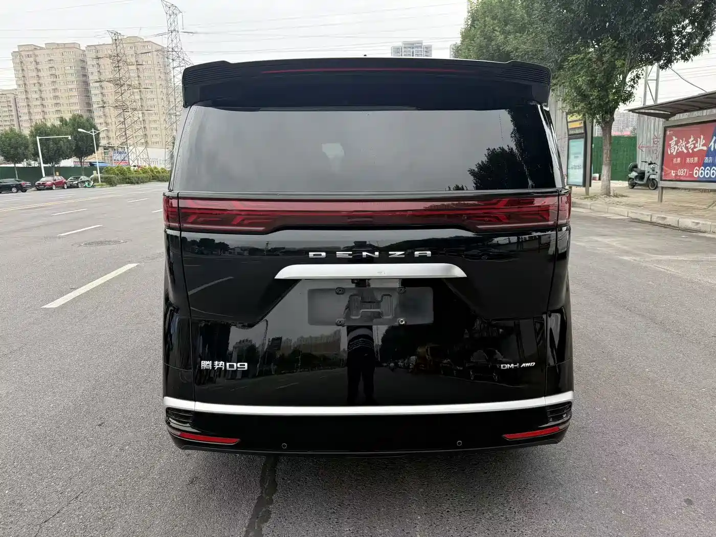 Denza D9 2022 DM-i 970 All-Wheel Drive Honor Edition фото 8