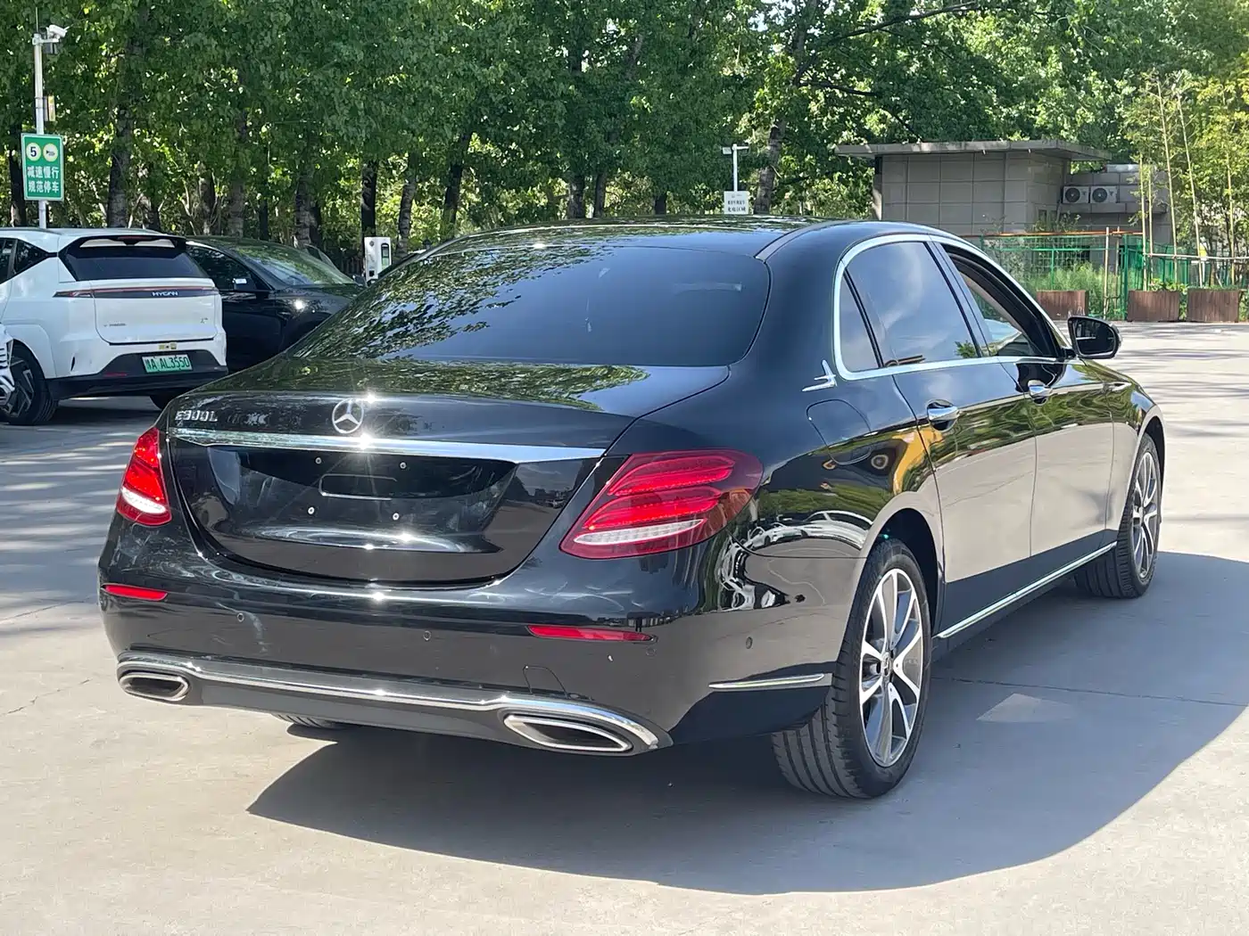 MERCEDES-BENZ E CLASS