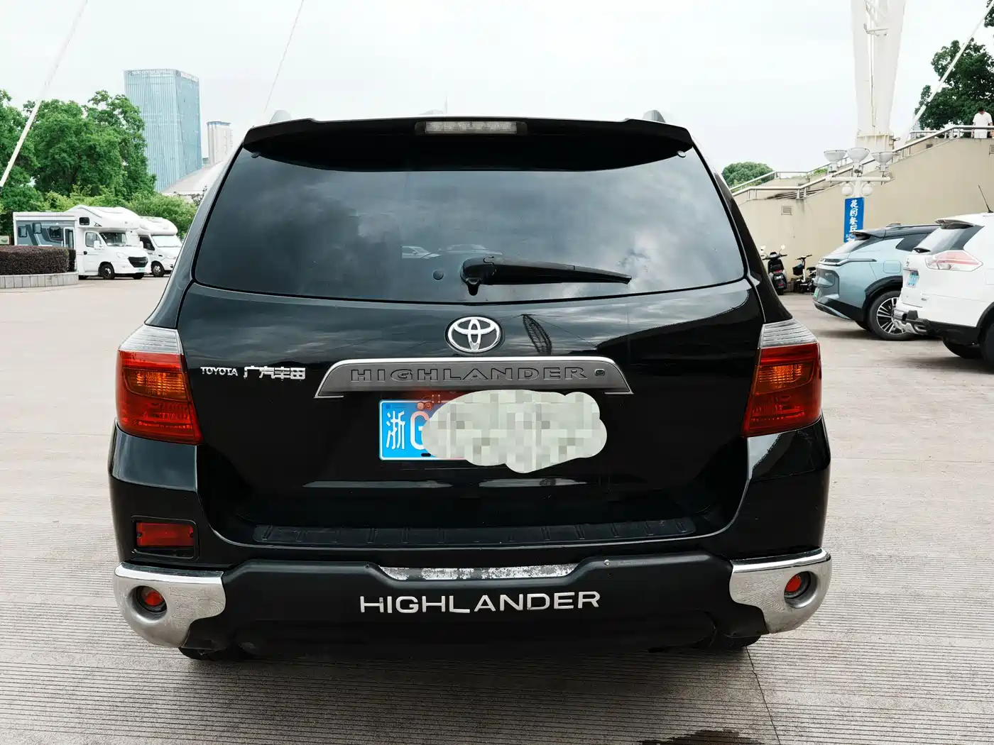 Toyota Highlander 2011 2.7L 2WD 7-seat Luxury Navigation фото 5