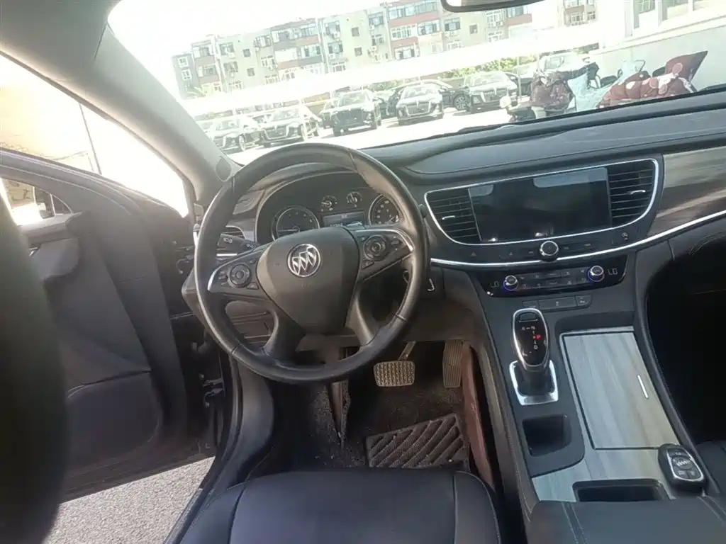 Buick LaCrosse 2018 Model 20T Elite Edition фото 17