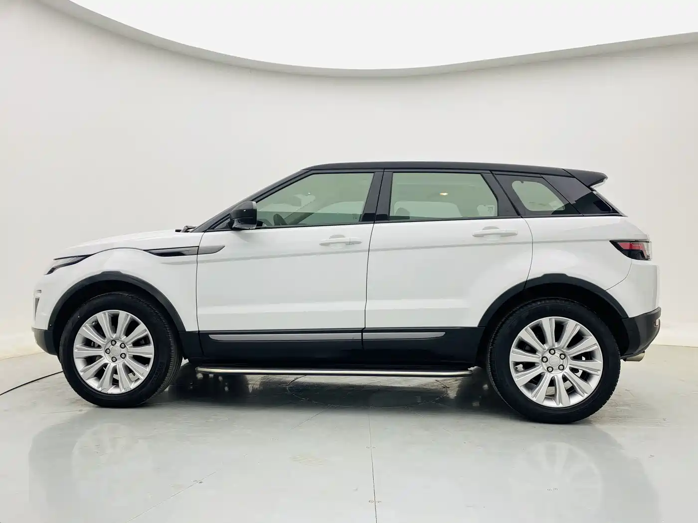 Land Rover Range Rover Evoque 2018 240PS SE Smart Edition фото 4