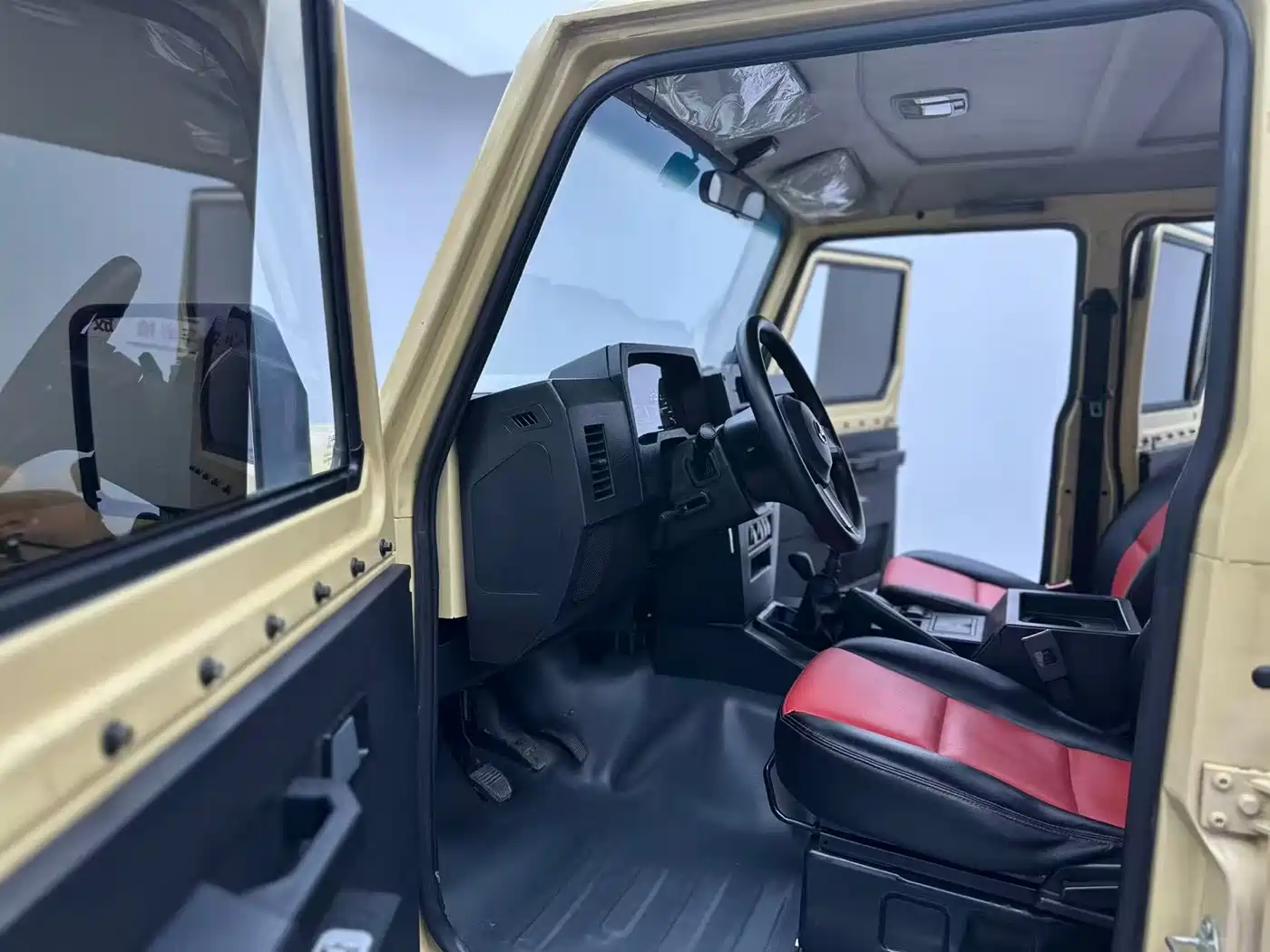 BAW (Beijing Automobile Works) 212 Classic 2020 2.4T Square Door Hardtop фото 12