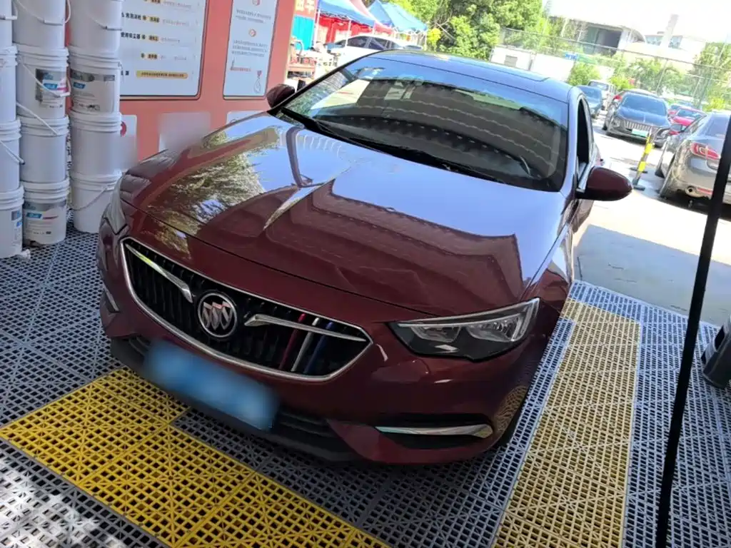 Photo 2 - Buick Regal