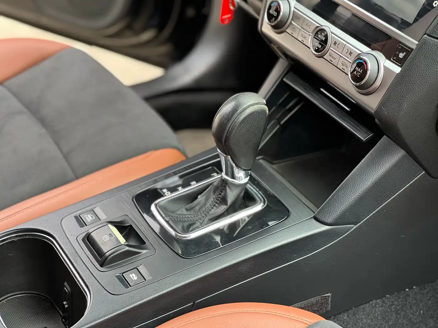 Subaru Outback 2016 2.5i Classic Edition фото 7