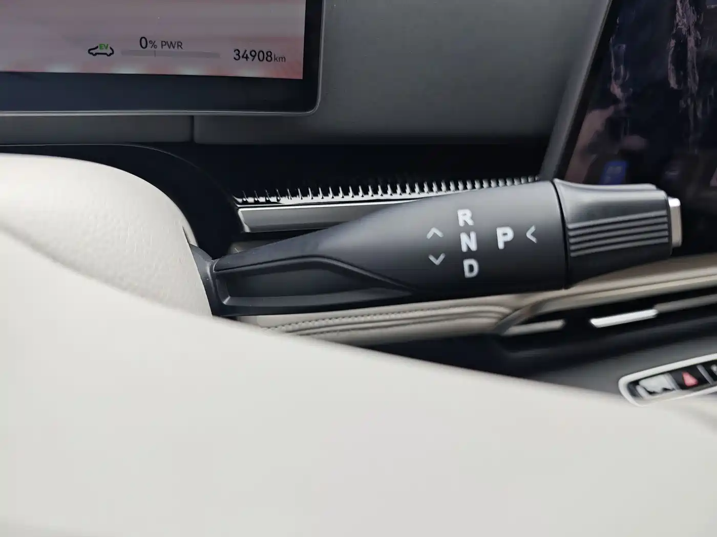 Voyah Auto Voyah Dreamer 2025 PHEV AWD Flagship Qian Kun Edition фото 9