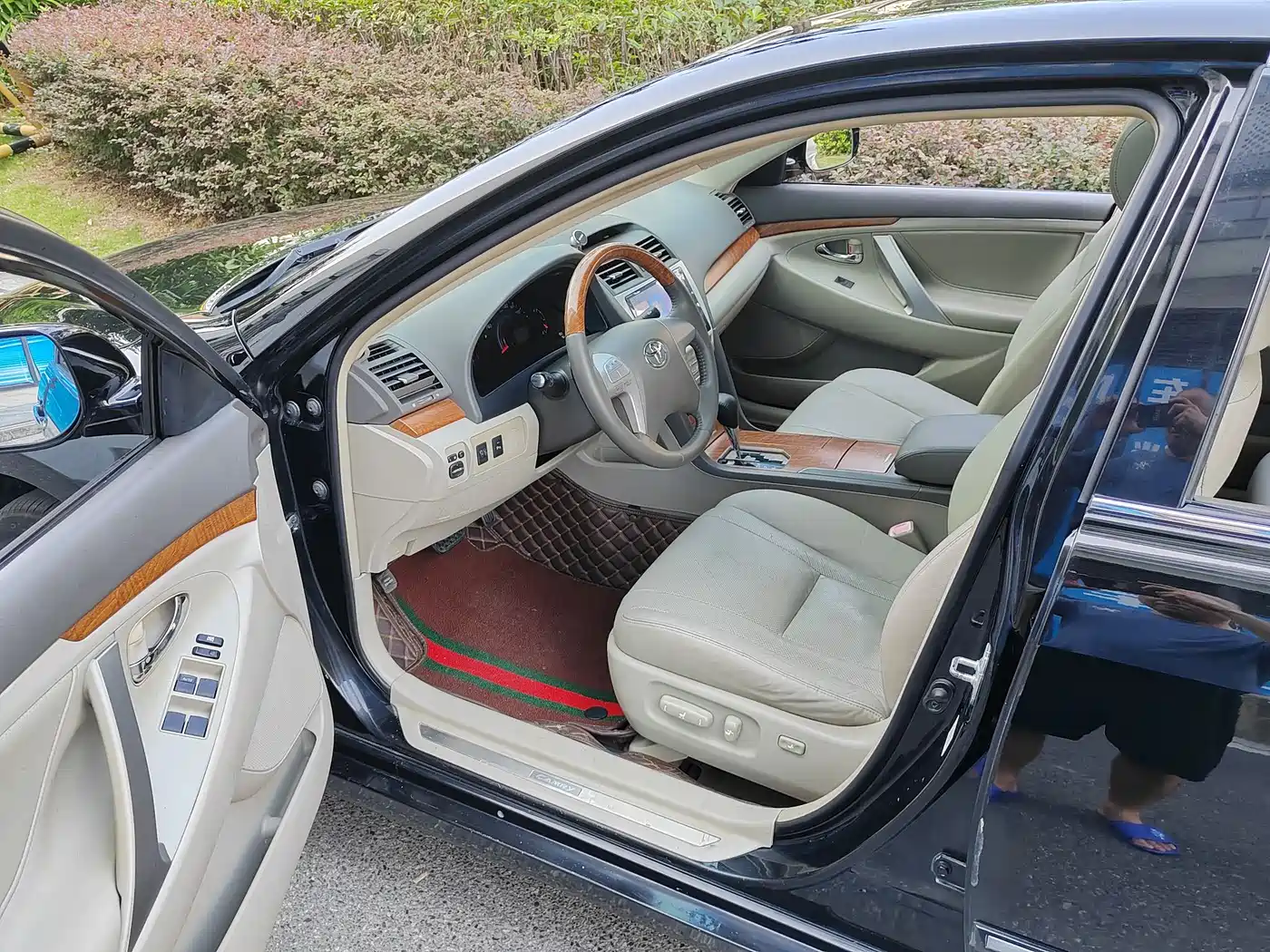 Toyota Camry 2011 200G Luxury Anniversary Edition фото 8