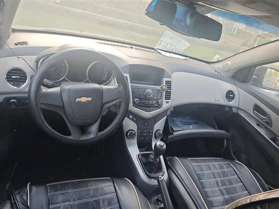Chevrolet Cruze 2012 1.6L SE MT фото 12