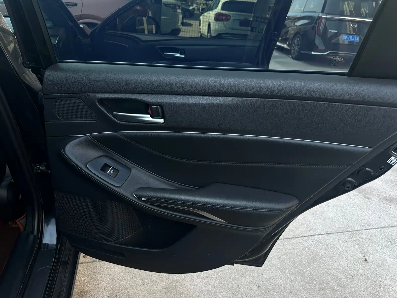 Photo 27 - Toyota Avalon