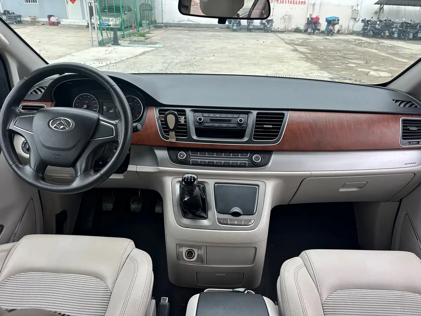 SAIC Maxus Maxus G10 2016 2.4L Manual Elite фото 10