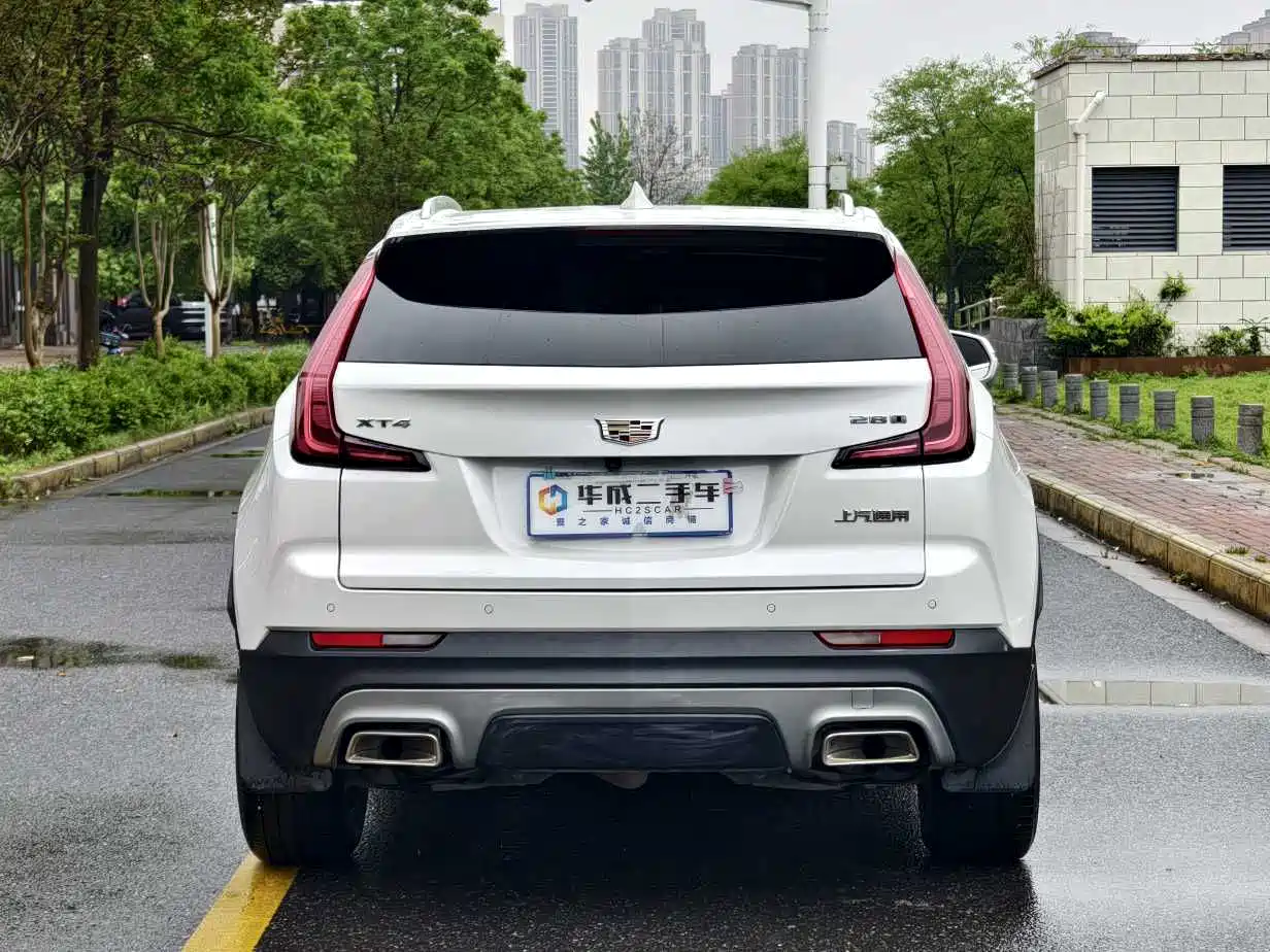 CADILLAC XT4