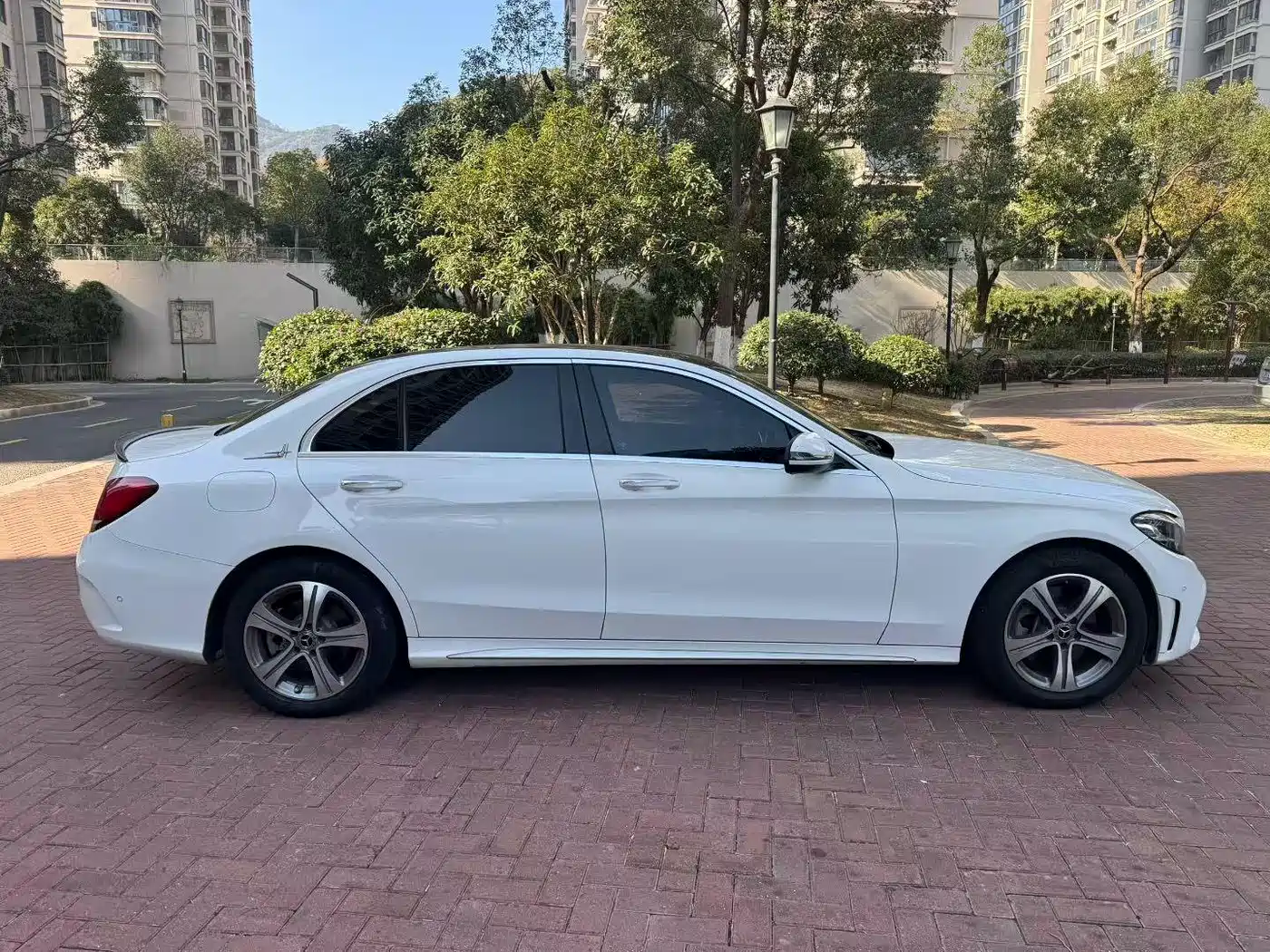 MERCEDES-BENZ CLASS C