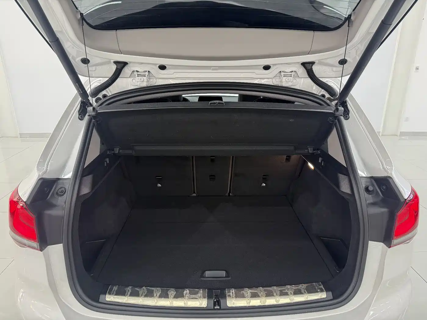 BMW X1 2022 sDrive25Li Leading фото 20