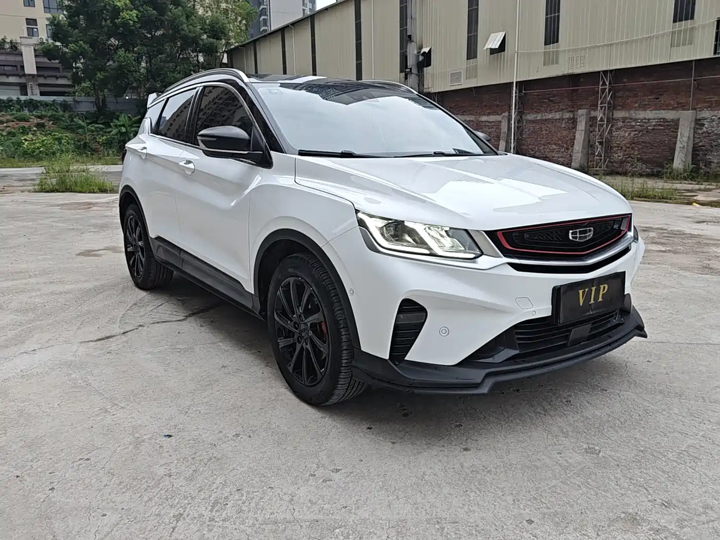 Фото 3 - Geely Binyue