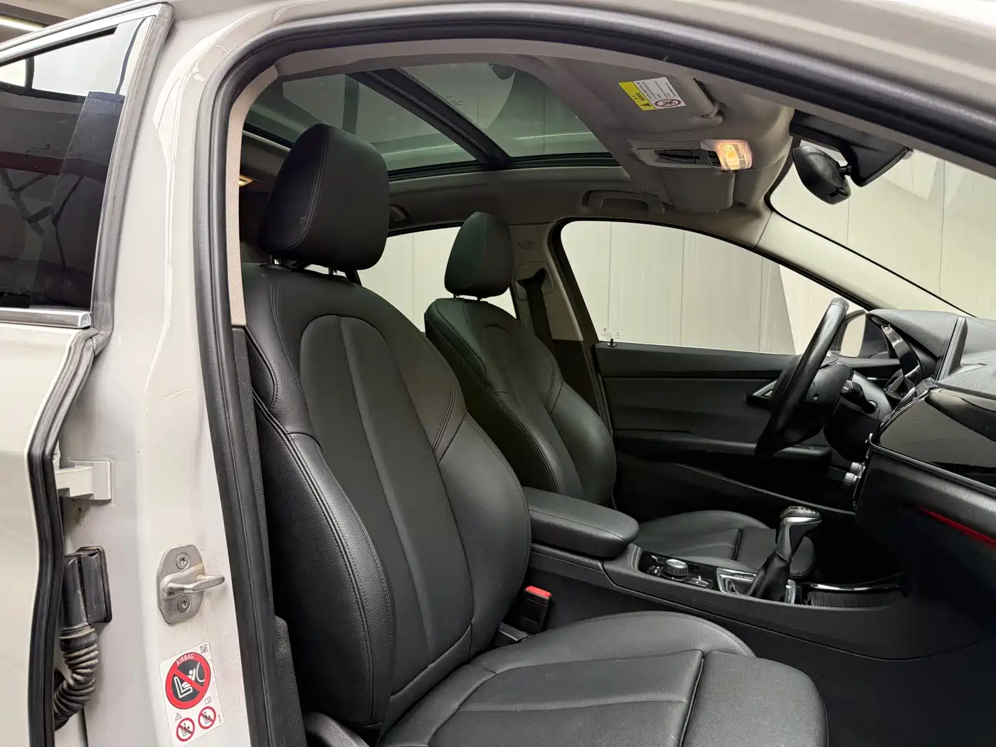 BMW 1 Series 2017 118i Sport фото 16