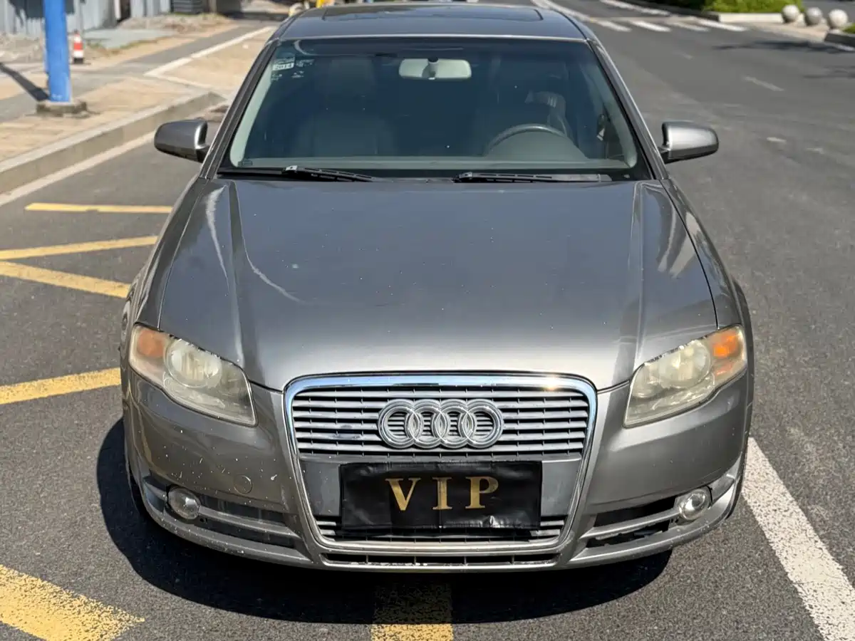 Фото 3 - Audi A4