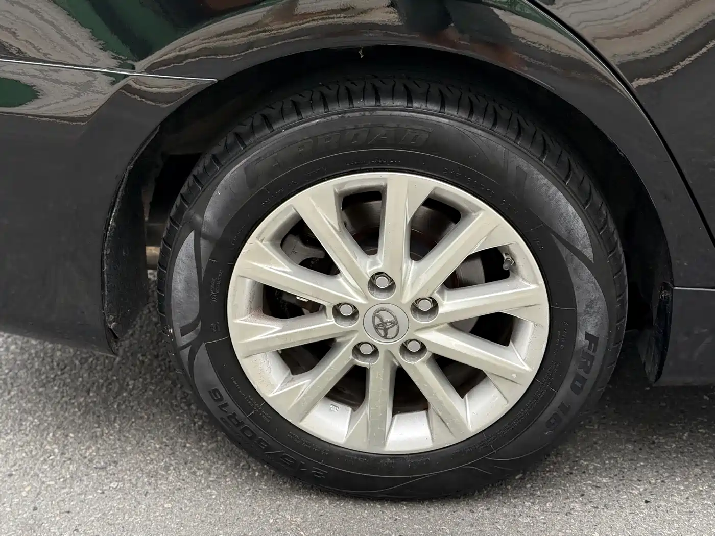Toyota Camry 2015 2.0G Leading Edition фото 18