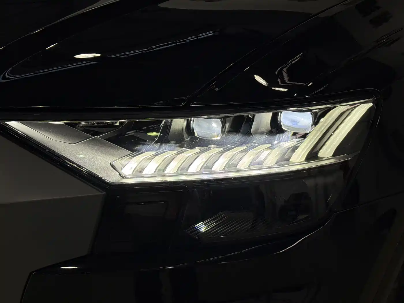 Audi Q8 2023 55 TFSI Luxury Sport фото 7
