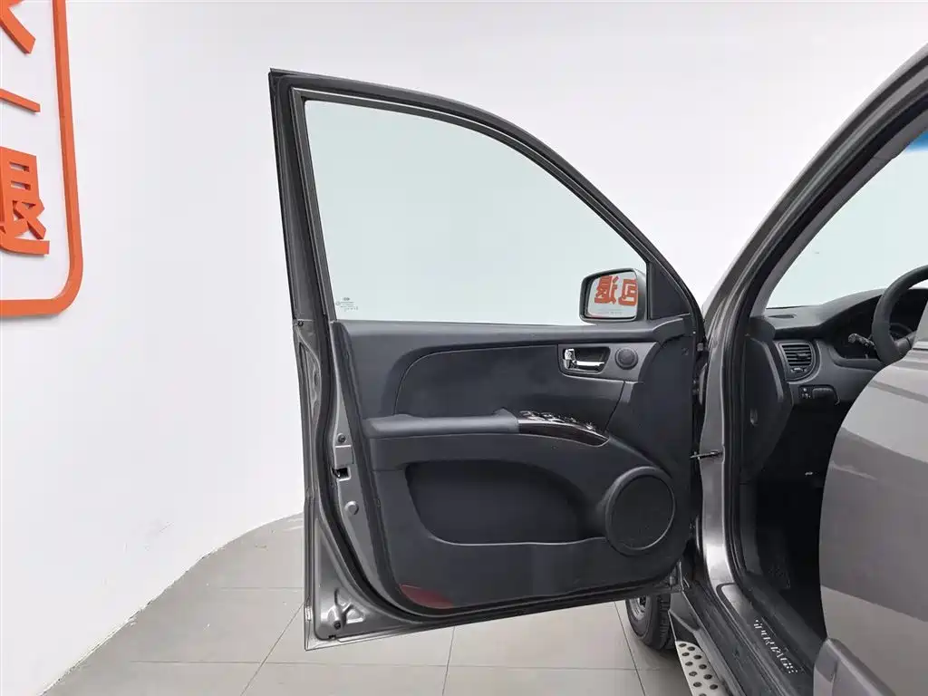 Kia Sportage 2012 2.0L Automatic 2WD GLS фото 8