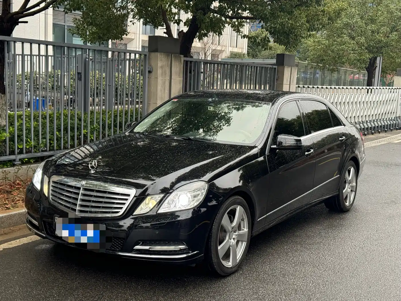 Mercedes-Benz E-Class 2013 E 300 L Elegance фото 2